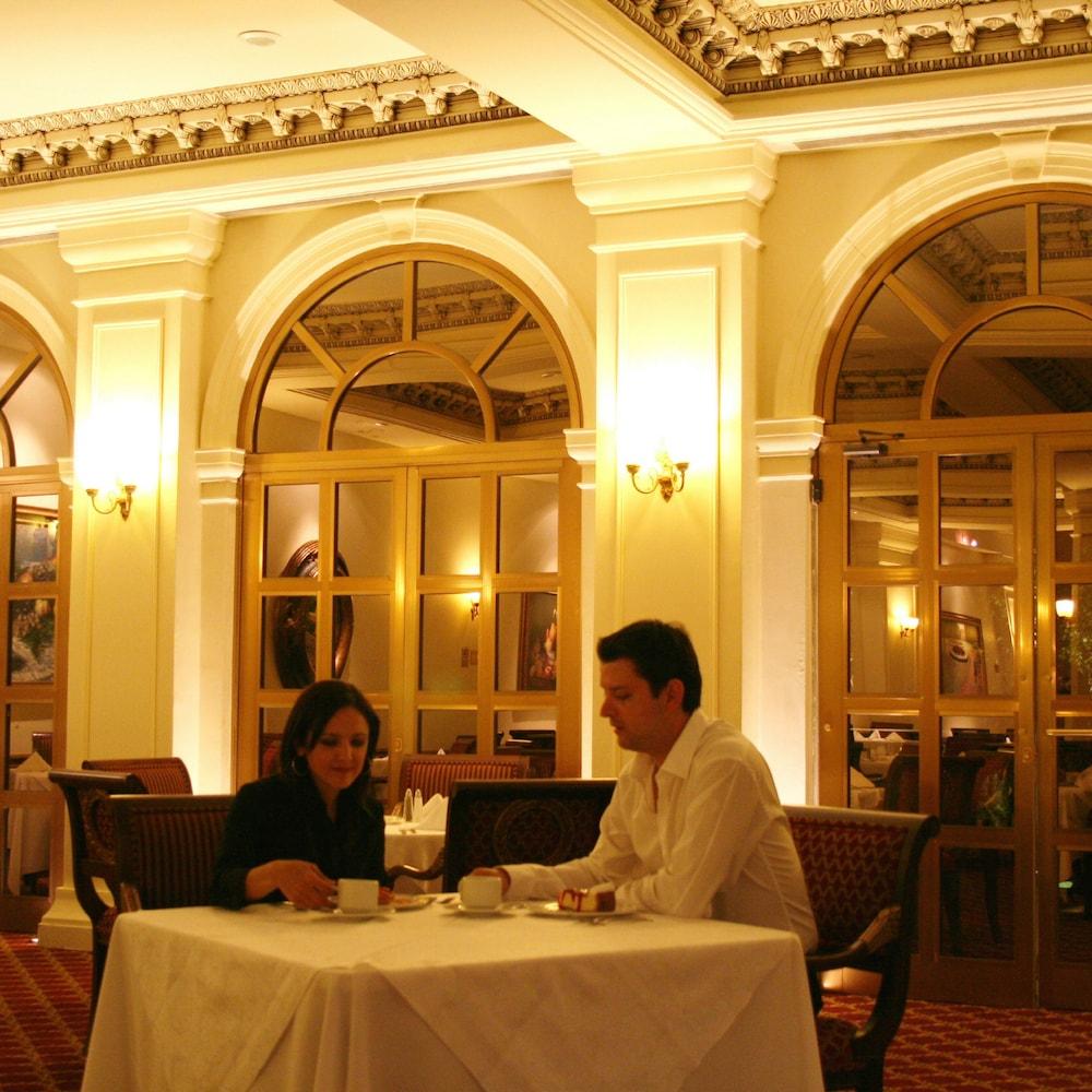 Safi Royal Luxury Valle San Pedro Garza Garcia Екстер'єр фото Interior of the restaurant