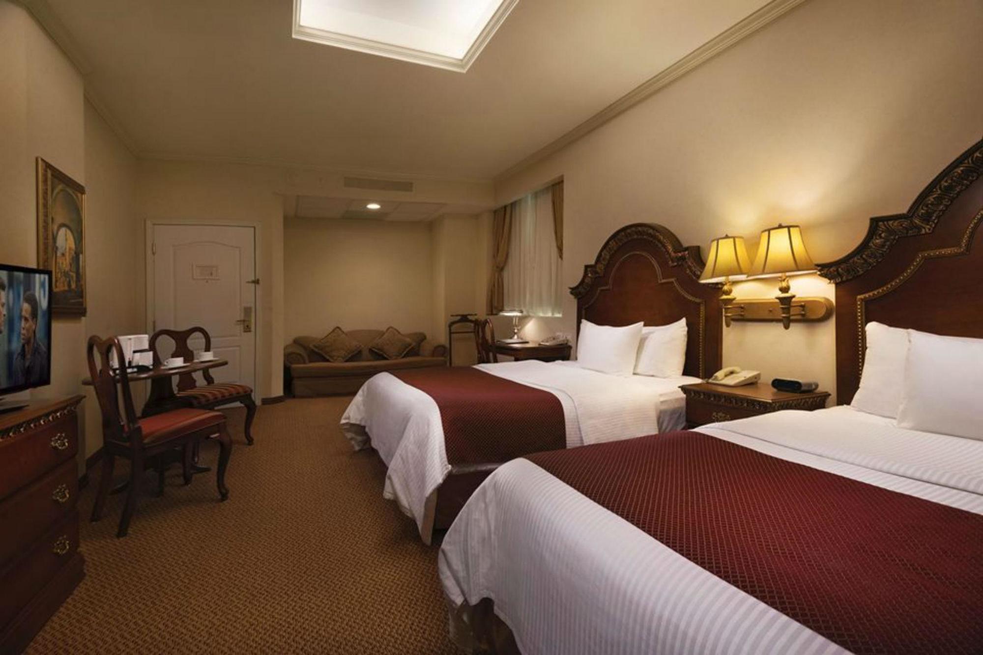 Safi Royal Luxury Valle San Pedro Garza Garcia Екстер'єр фото A room at the Inn at the Opera
